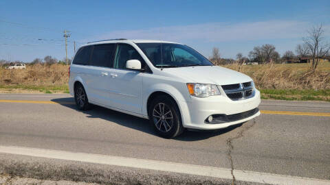 2017 Dodge Grand Caravan SXT FWD photo