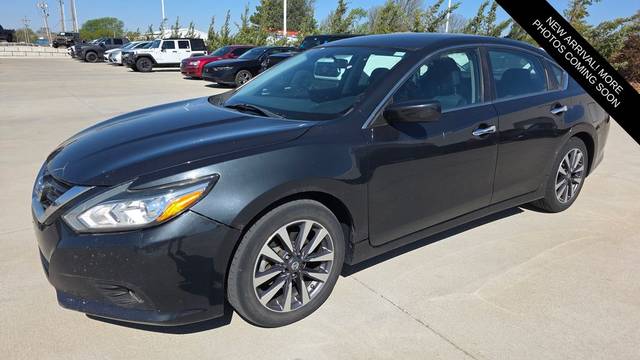 2017 Nissan Altima 2.5 SV FWD photo