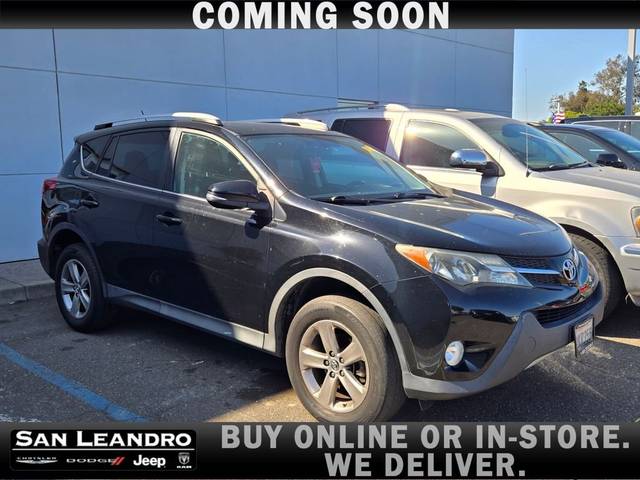 2015 Toyota RAV4 XLE FWD photo
