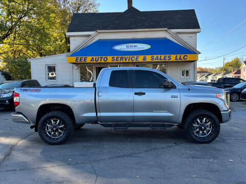 2017 Toyota Tundra SR5 4WD photo