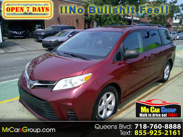 2018 Toyota Sienna LE FWD photo