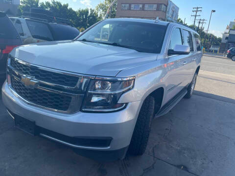 2018 Chevrolet Suburban LT 4WD photo