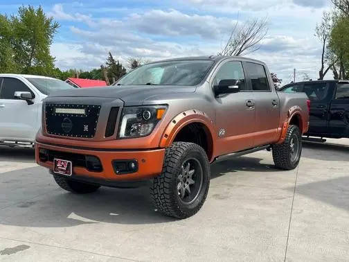 2018 Nissan Titan SV 4WD photo