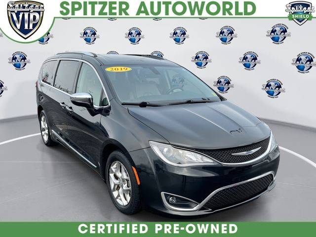 2019 Chrysler Pacifica Minivan Limited FWD photo