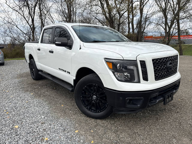 2019 Nissan Titan SL 4WD photo