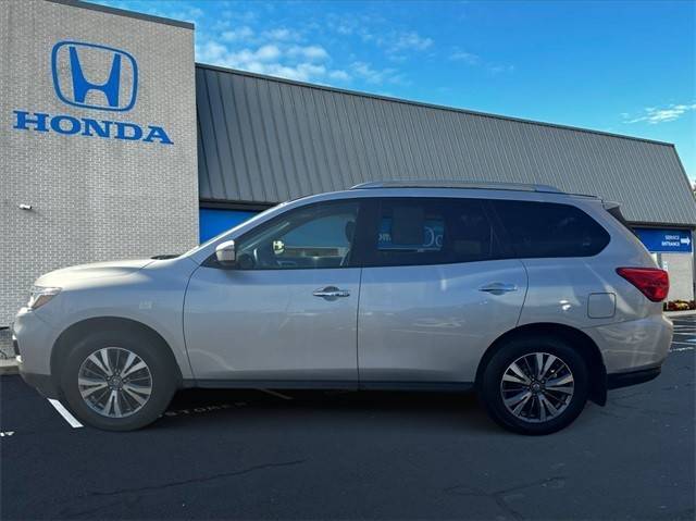 2019 Nissan Pathfinder S 4WD photo