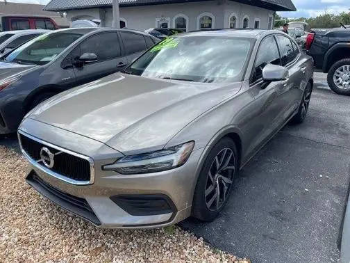 2019 Volvo S60 Momentum FWD photo