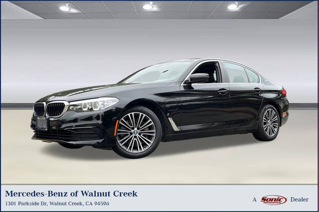 2019 BMW 5 Series 530e iPerformance RWD photo
