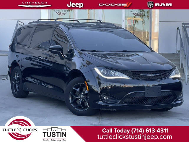 2019 Chrysler Pacifica Minivan Limited FWD photo