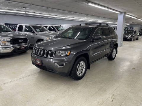 2019 Jeep Grand Cherokee Laredo E 4WD photo