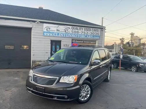 2015 Chrysler Town and Country Touring-L FWD photo
