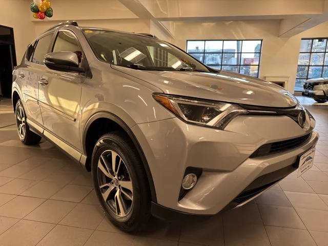 2018 Toyota RAV4 XLE AWD photo