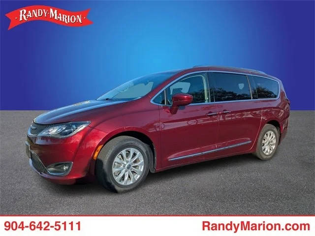 2018 Chrysler Pacifica Minivan Touring L FWD photo