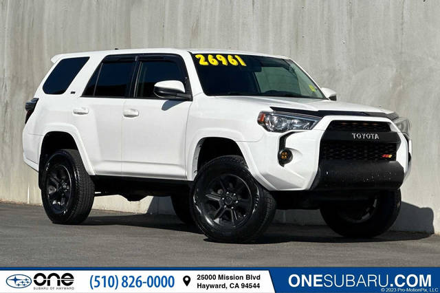 2018 Toyota 4Runner SR5 RWD photo