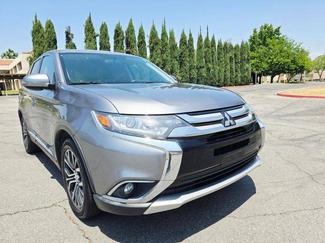 2018 Mitsubishi Outlander SE FWD photo
