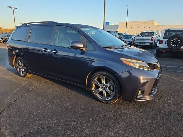 2019 Toyota Sienna SE Premium FWD photo