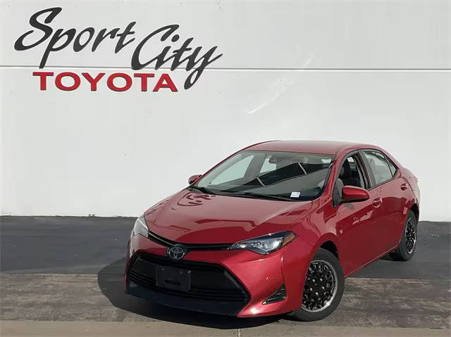 2019 Toyota Corolla LE FWD photo