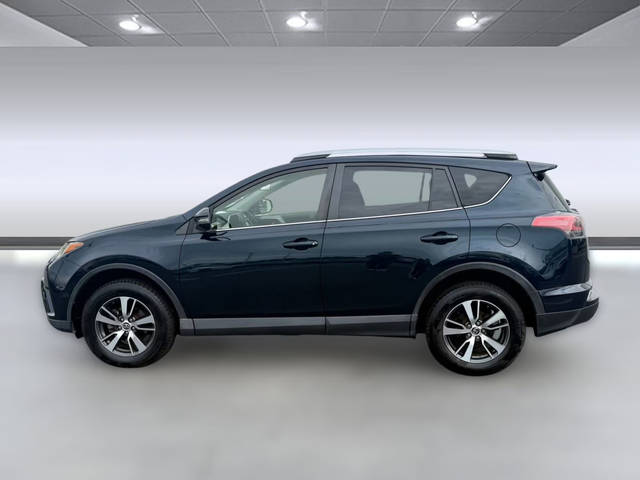 2018 Toyota RAV4 XLE FWD photo