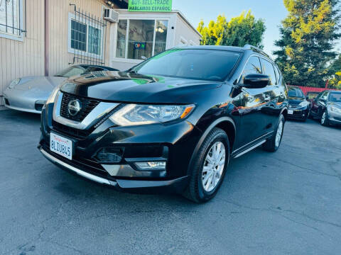 2019 Nissan Rogue SV FWD photo