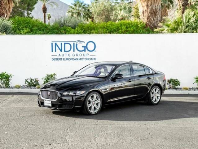 2019 Jaguar XE 25t Premium RWD photo