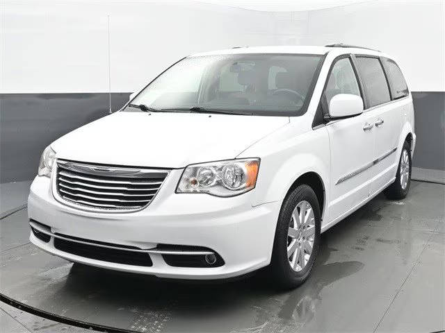 2016 Chrysler Town and Country Touring FWD photo