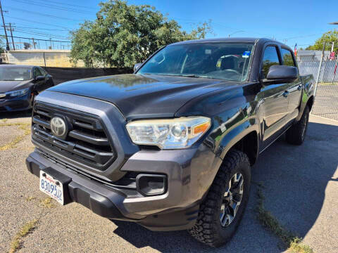 2018 Toyota Tacoma SR 4WD photo