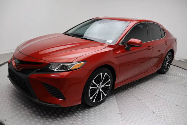 2019 Toyota Camry SE FWD photo