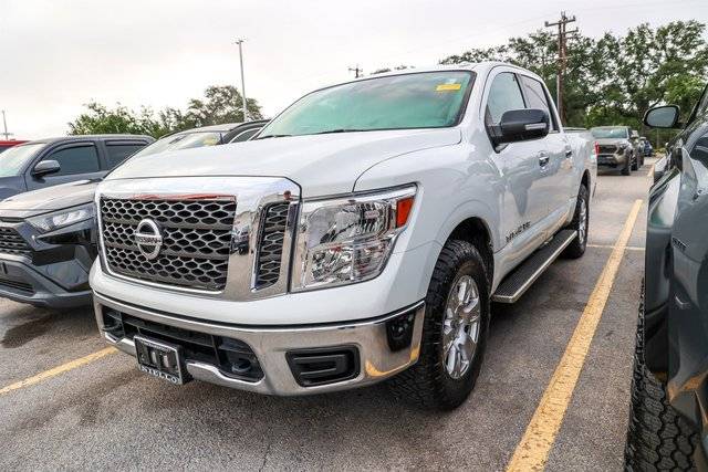 2018 Nissan Titan SV 4WD photo