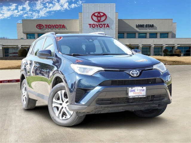 2018 Toyota RAV4 LE FWD photo