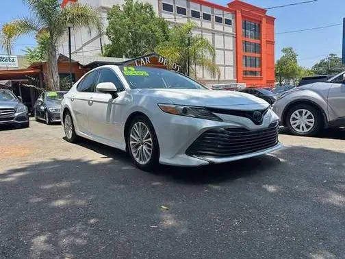 2019 Toyota Camry XLE V6 FWD photo