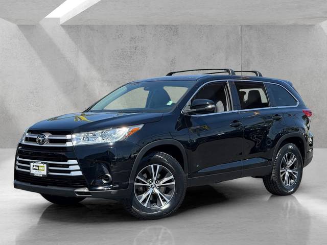 2019 Toyota Highlander LE FWD photo