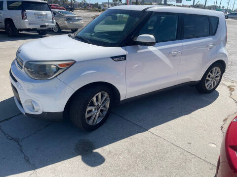 2017 Kia Soul + FWD photo