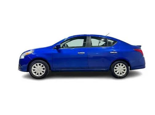 2017 Nissan Versa SV FWD photo