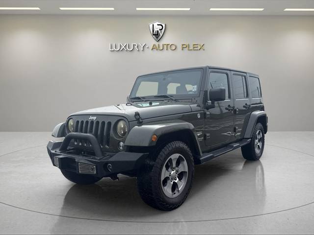 2015 Jeep Wrangler Unlimited Sahara 4WD photo