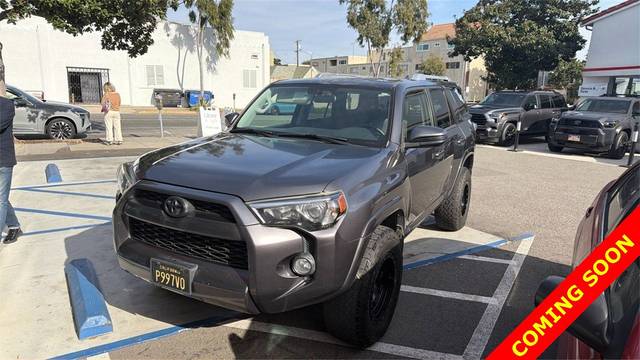 2018 Toyota 4Runner SR5 4WD photo
