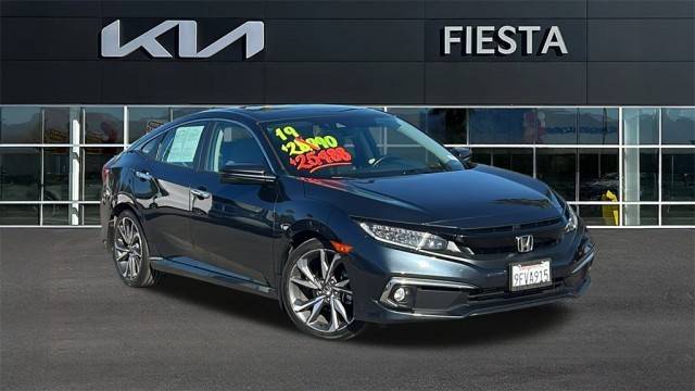 2019 Honda Civic Touring FWD photo