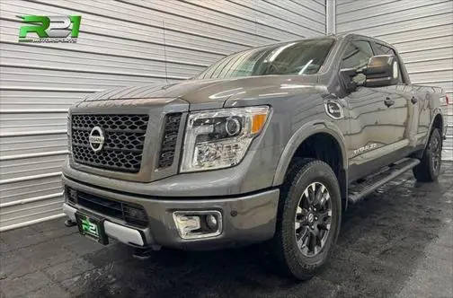 2019 Nissan Titan XD PRO-4X 4WD photo