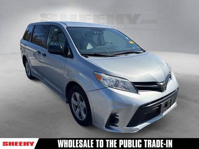 2019 Toyota Sienna L FWD photo
