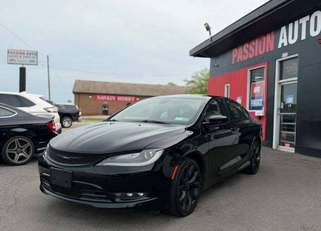 2015 Chrysler 200 S AWD photo