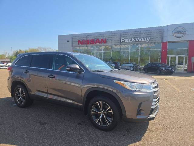 2019 Toyota Highlander LE AWD photo