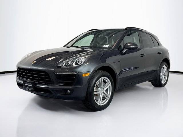 2018 Porsche Macan  AWD photo