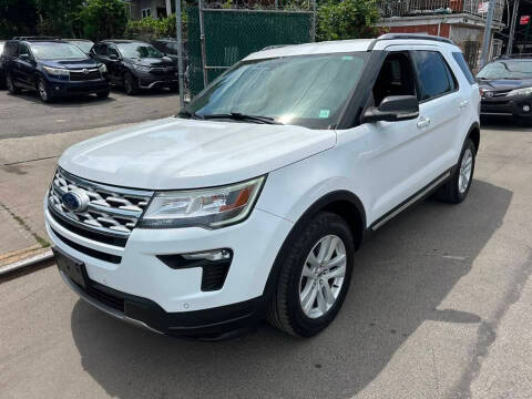 2019 Ford Explorer XLT 4WD photo