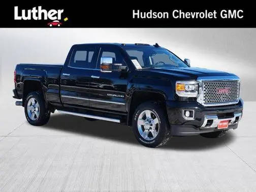2016 GMC Sierra 2500HD Denali 4WD photo