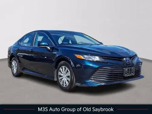 2019 Toyota Camry Hybrid LE FWD photo