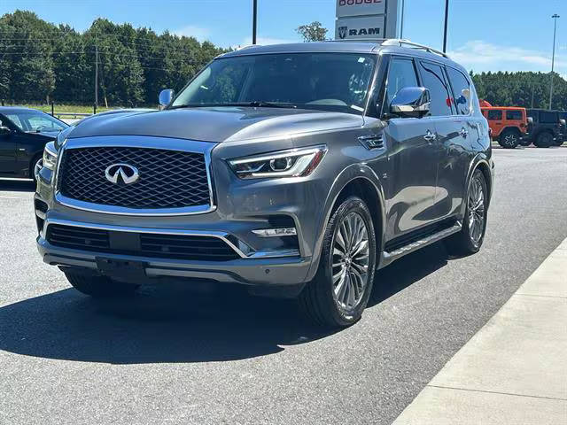 2019 Infiniti QX80 LUXE 4WD photo