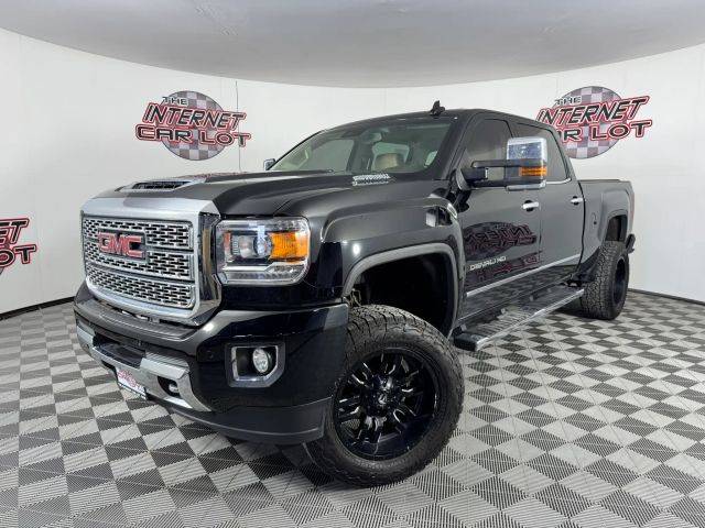 2019 GMC Sierra 2500HD Denali 4WD photo