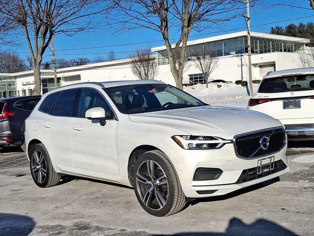 2019 Volvo XC60 Momentum AWD photo