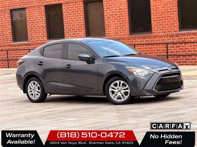 2018 Toyota Yaris FWD photo