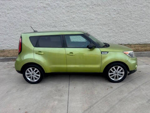 2018 Kia Soul + FWD photo