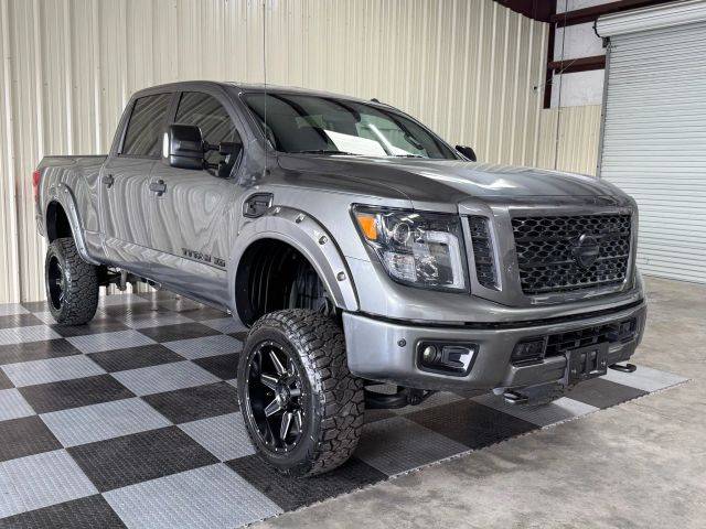 2019 Nissan Titan XD SV 4WD photo
